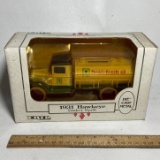 1990 ERTL 1/34 Scale Die-Cast 1931 Hawkeye Tanker Bank in Box