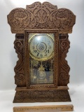 Beautiful Vintage Gingerbread Clock by the New Haven Clock Co. with Key - Works