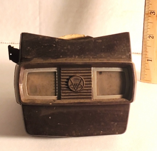 Vintage View Master with 1952 Alice in Wonderland Reel