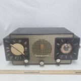 Vintage Zenith Tube Radio