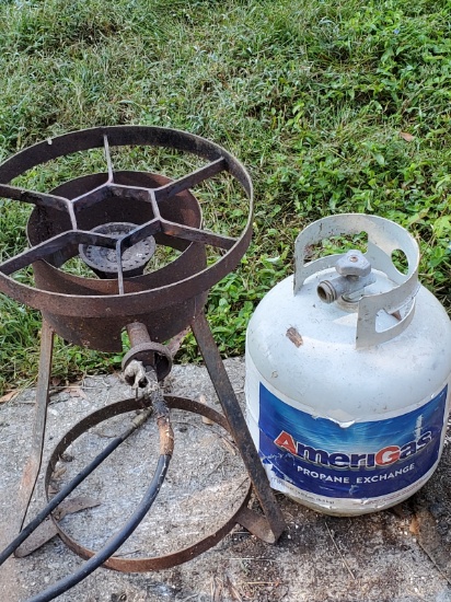Gas Cooker with Empty Propane Tank