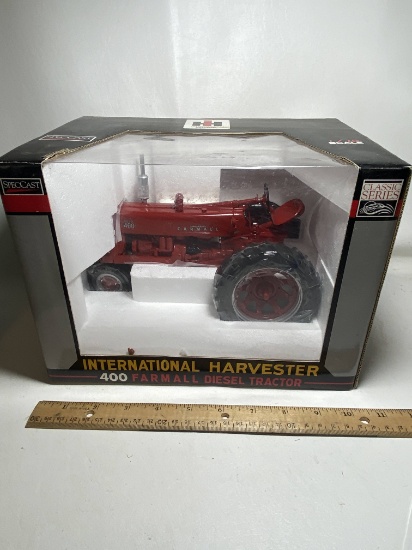 Die-Cast 1/16 Scale International Harvester 400 Farmall Diesel Tractor in Box