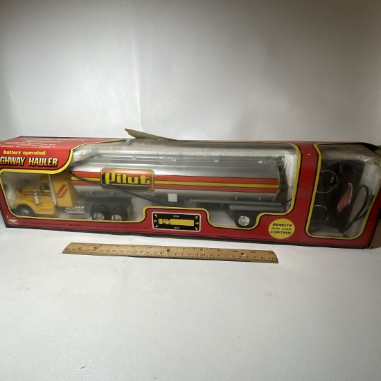 1994 Kenworth Battery Operated Highway Hauler in Box