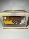 2004 1:18th Scale Hand Crafted Die-Cast Metal Classic Car Model Horse Trailer in Box