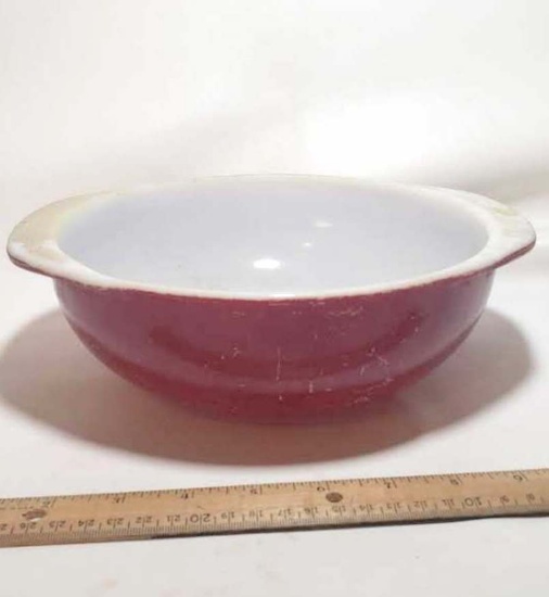 Pyrex Maroon 2 Quart Bowl