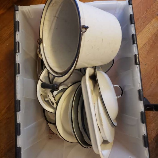 Tote Lot of Assorted Odds and Ends Pieces Vintage Enamelware