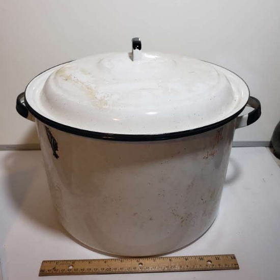Large Enamelware Stockpot with Lid