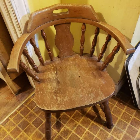 Lot of 5 Vintage Wooden Pub Style Dining Chairs