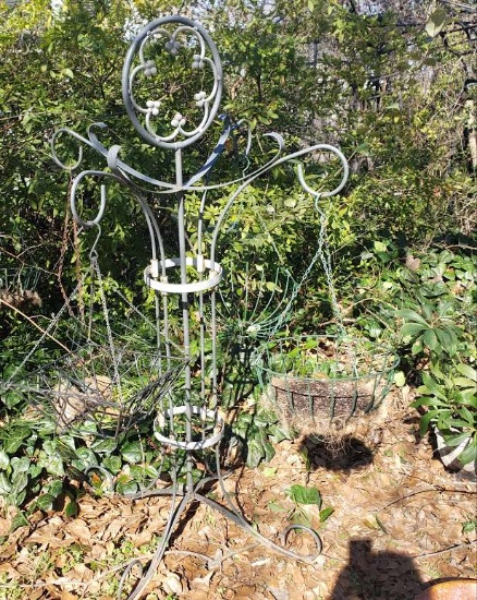 Decorative Shepherds Hanging Basket Yard Art, with Baskets
