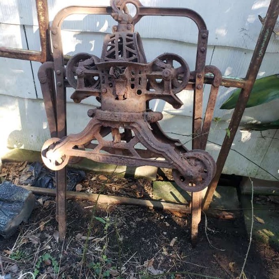 Vintage Clover Leaf Hay Trolley