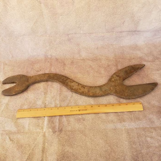 Large Double End Alligator Wrench
