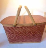 Super Cute Vintage Picnic Basket