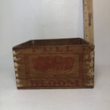 Wood Dovetail Bloom Tobacco Box