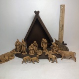 Lot of Depose 12 piece Nativity Scene with Wooden Stable - Made in Italy