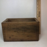 Vintage  Dary Ring Traveler Co. Dovetail Wood Box