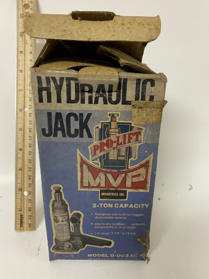 Hydraulic 2-Ton Pro Lift Jack in Original Box