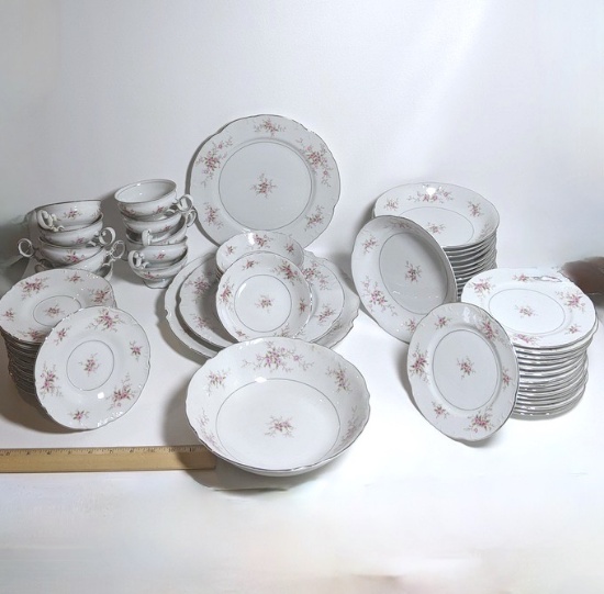 84 pc Mikasa Fine China Dinnerware Set with Floral Versailles Pattern