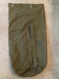 Millitary Duffle Bag with Carrying Straps