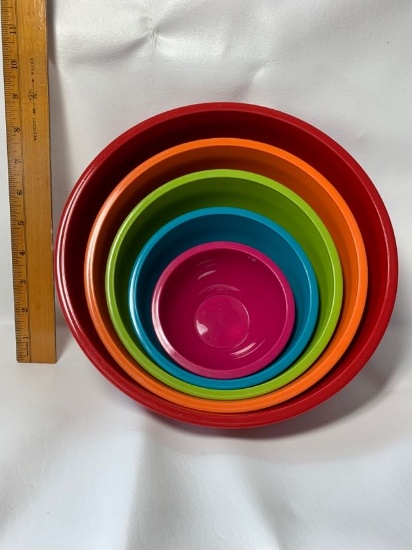 Set of 5 Rainbow Colored Plastic Mixing Bowls