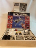 Vintage Robotix R - 1000 Milton & Bradley Motorized Building System