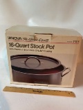 Innova 16 Quart Stock Pot with Xylan Coating in Original Box