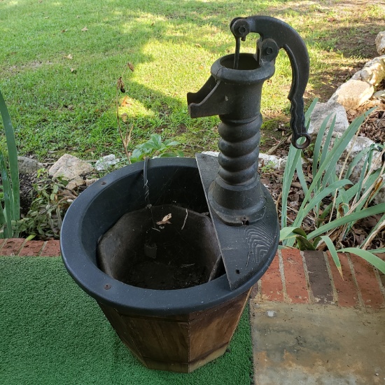 Cast Iron Well Pump Mounted on Plastic Tub For Fountain