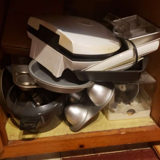 Contents of Kitchen Cabinet