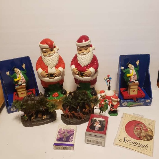 Lot of Assorted Christmas Items