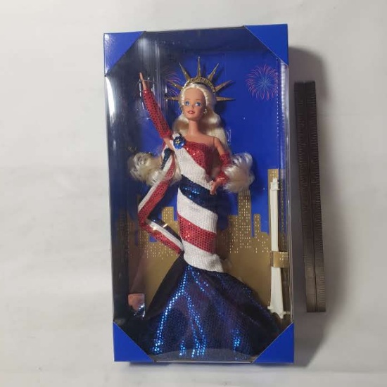 Statue of Liberty Barbie - FAO SCHWARZ American Beauties Collection - New in Box