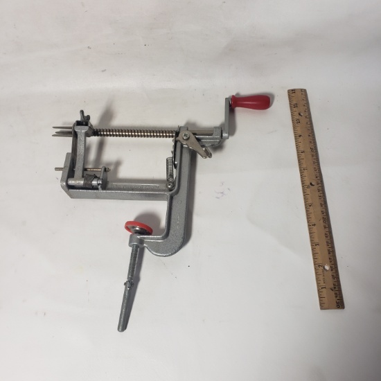 The Pampered Chef Apple Corer & Peeler