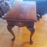 Pennsylvania House Queen Anne End Table