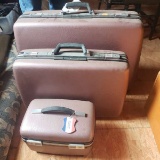 3 Piece Vintage American Tourister Luggage Set