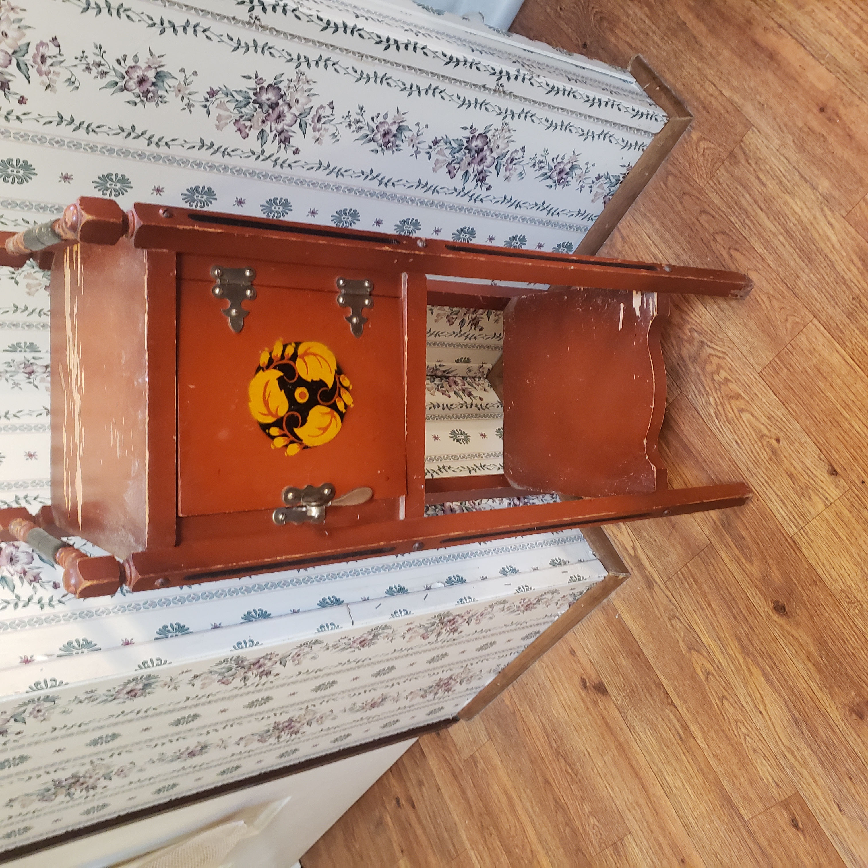 1926 Ideal Wooden Smoking Stand