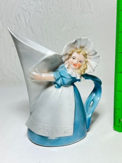 Royal Bayreuth Deponiert Porcelain Milk Maiden Creamer