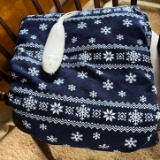 Pretty Dark Blue Snowflake Electric Heated Throw