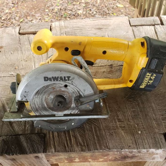 Dewalt Model DW935 Trim Saw with Battery