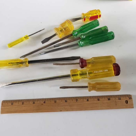 Lot of Assorted Screwdrivers