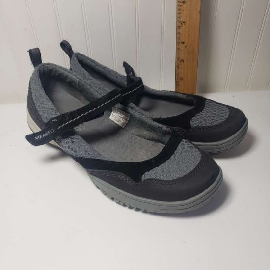 Women’s Merrell Shoes, Size 9