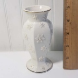 Lenox Winter Splendor Gold Trimmed Snowflake Bud Vase