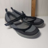 Women’s Merrell Shoes, Size 9