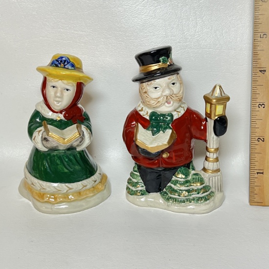 Village Carolers Salt & Pepper Shakers with Box