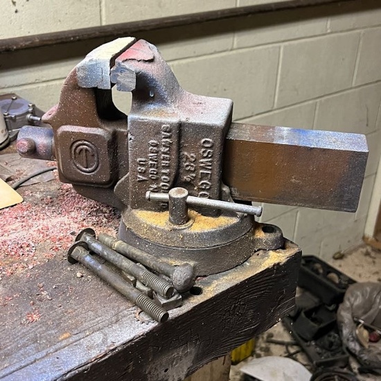 Vintage Oswego Heavy Duty Bench Vise Online Auctions Proxibid
