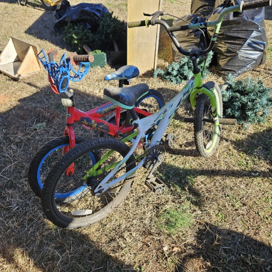 Lot of 2 Children’s Bicycles