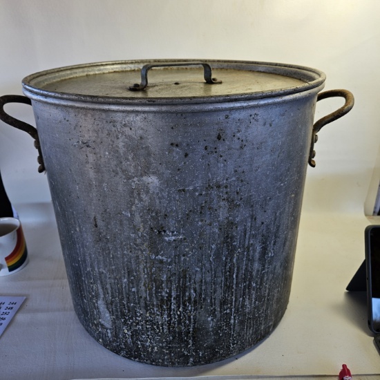 Large Military Field Pot Marked US EACO 1945 with Lid