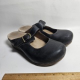 Women’s Dansko Clogs Size 38
