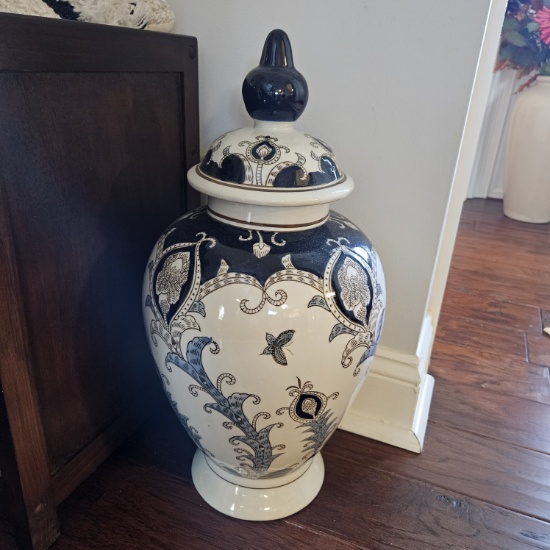 Ceramic Urn with Lid