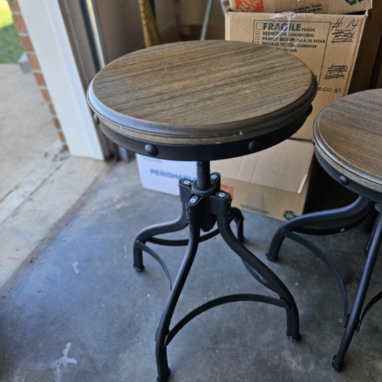 Adjustable Height Bar Stool