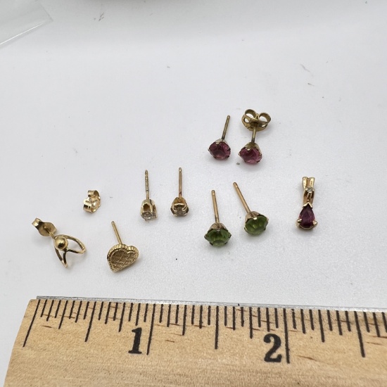 Lot of Various 14K Gold Earrings & Small Pendant