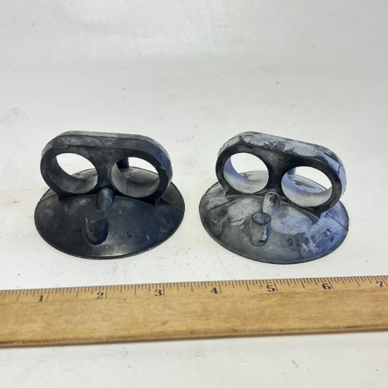 Pair of Knuckle Saver Lifter Vacuum Caps