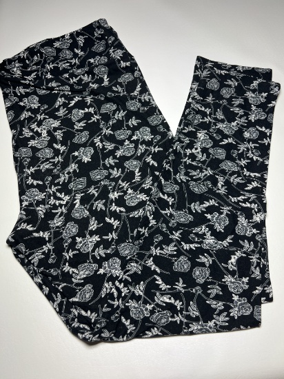 Black & White Rose Pattern LulaRoe Leggings Size TC2 (18+)
